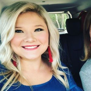 Meet your Posher, Alyx